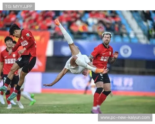 成都蓉城连线成功，费利佩禁区倒钩点燃全场